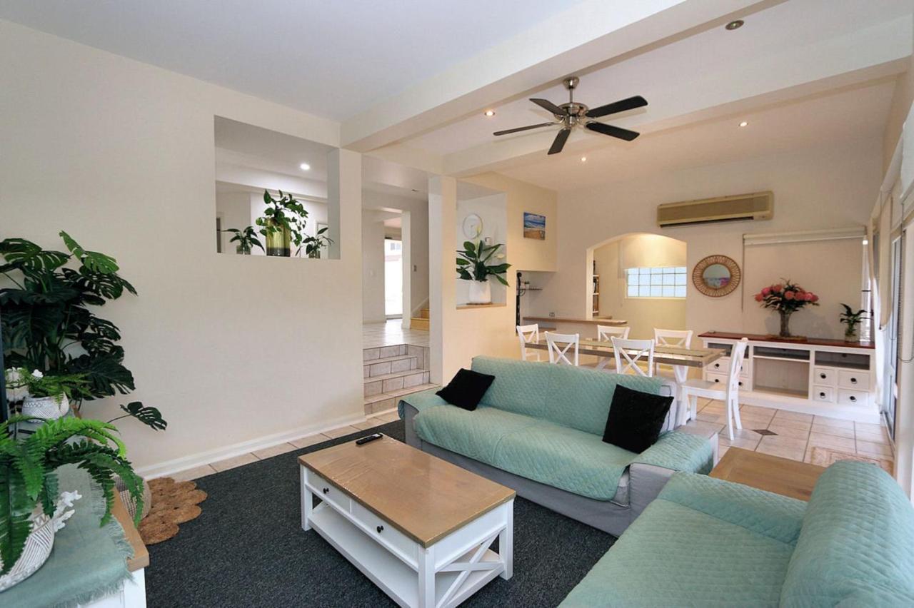 Royle Palms Unit 9 *