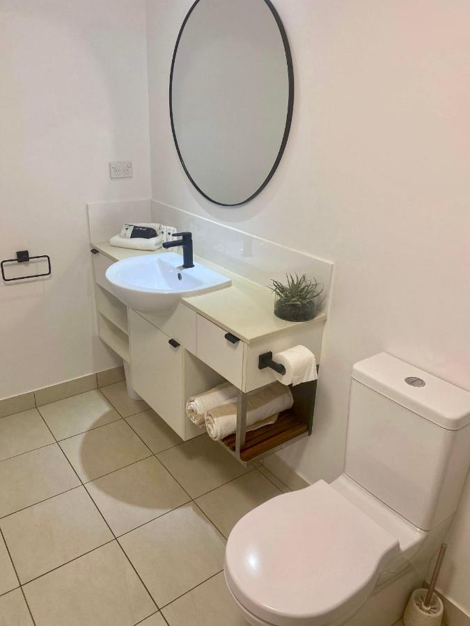 Oceanfront Luxury Grd Flr Apartment Bargara