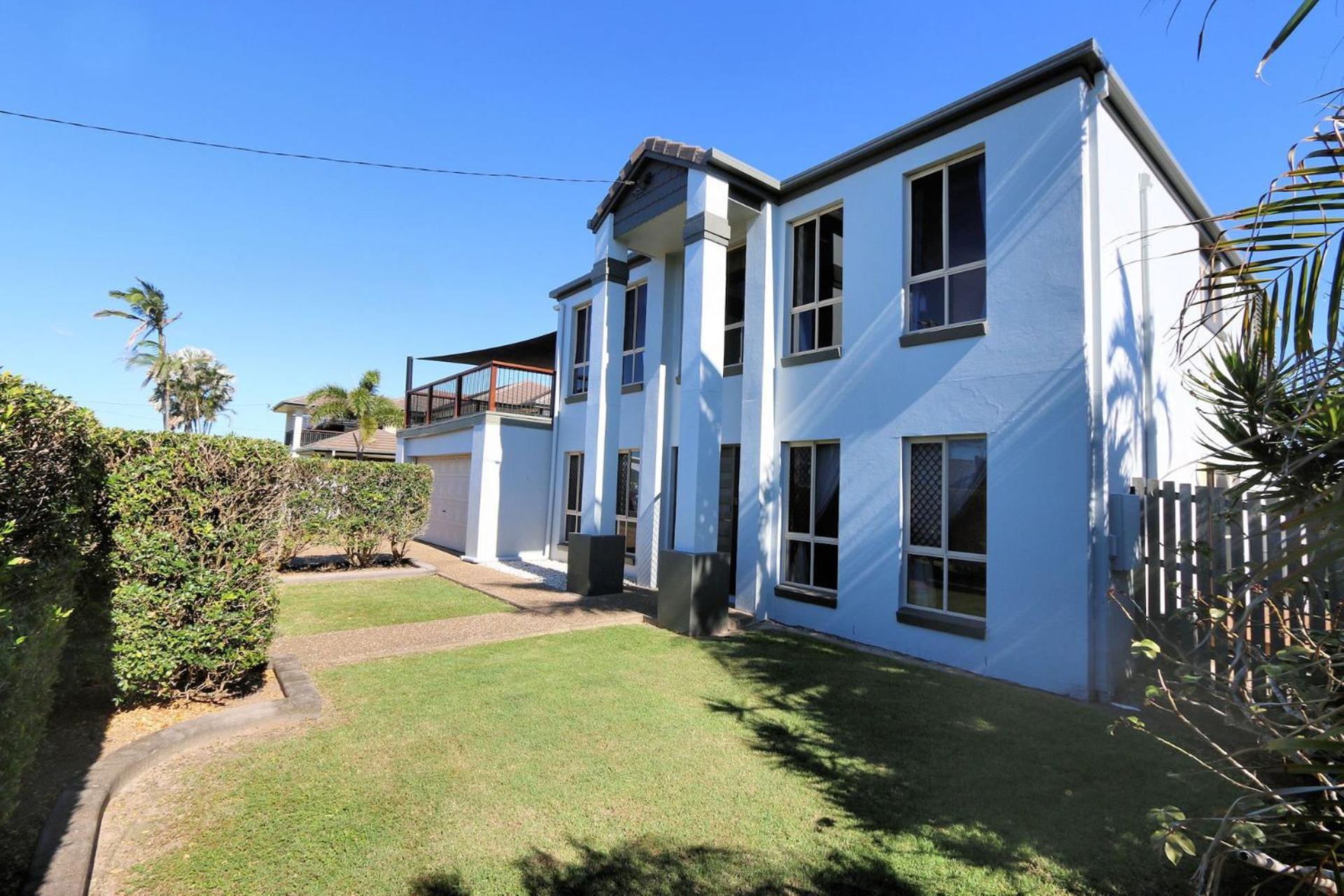 Holiday home 114 Woongarra Scenic Drive