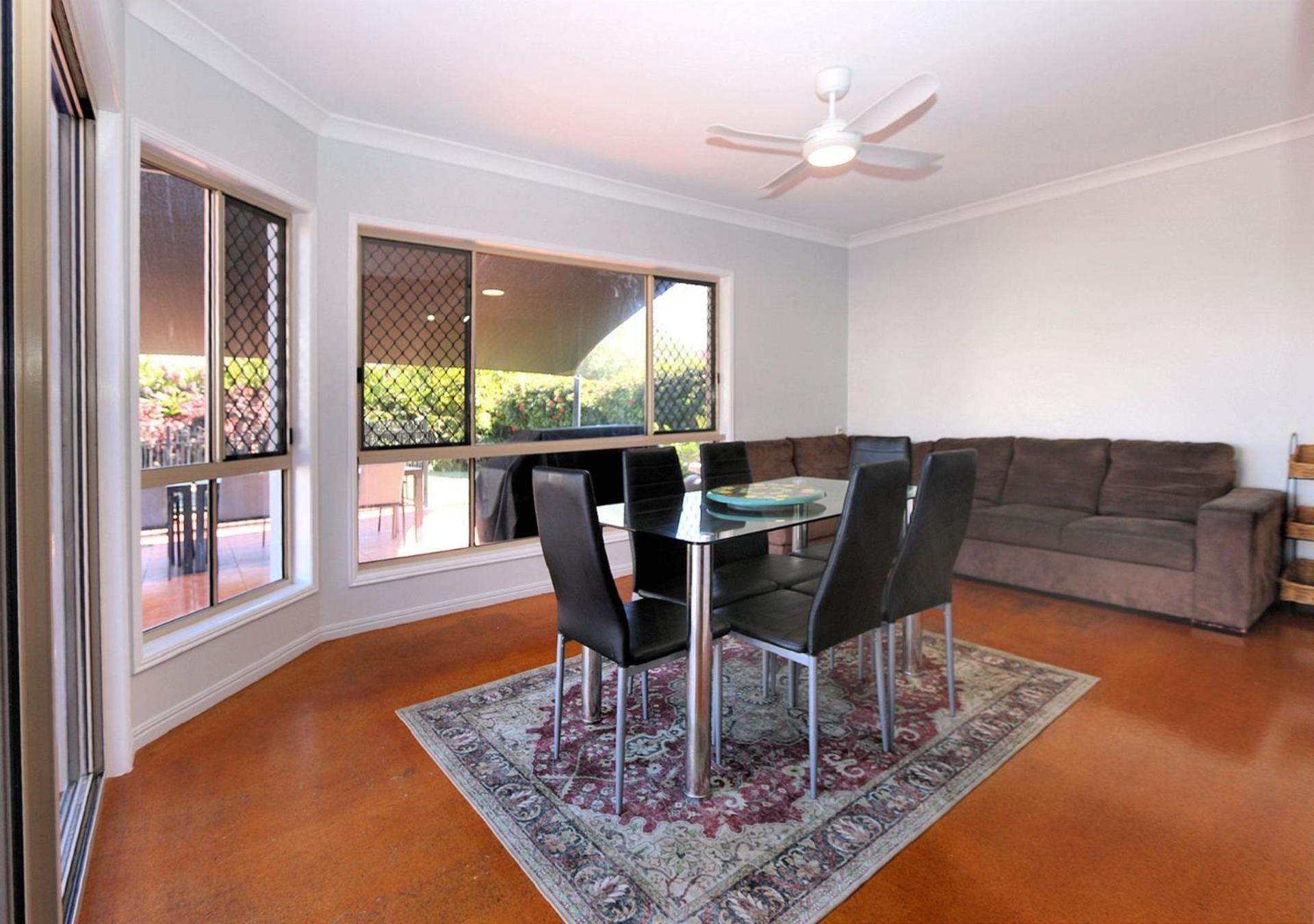 114 Woongarra Scenic Drive Holiday home
