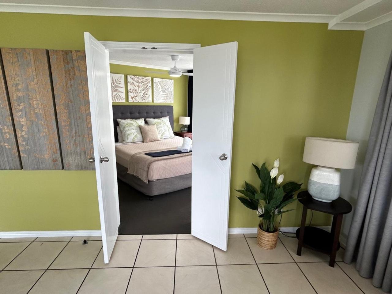 Luxury Ocean Front At The Blue Apartment Bargara