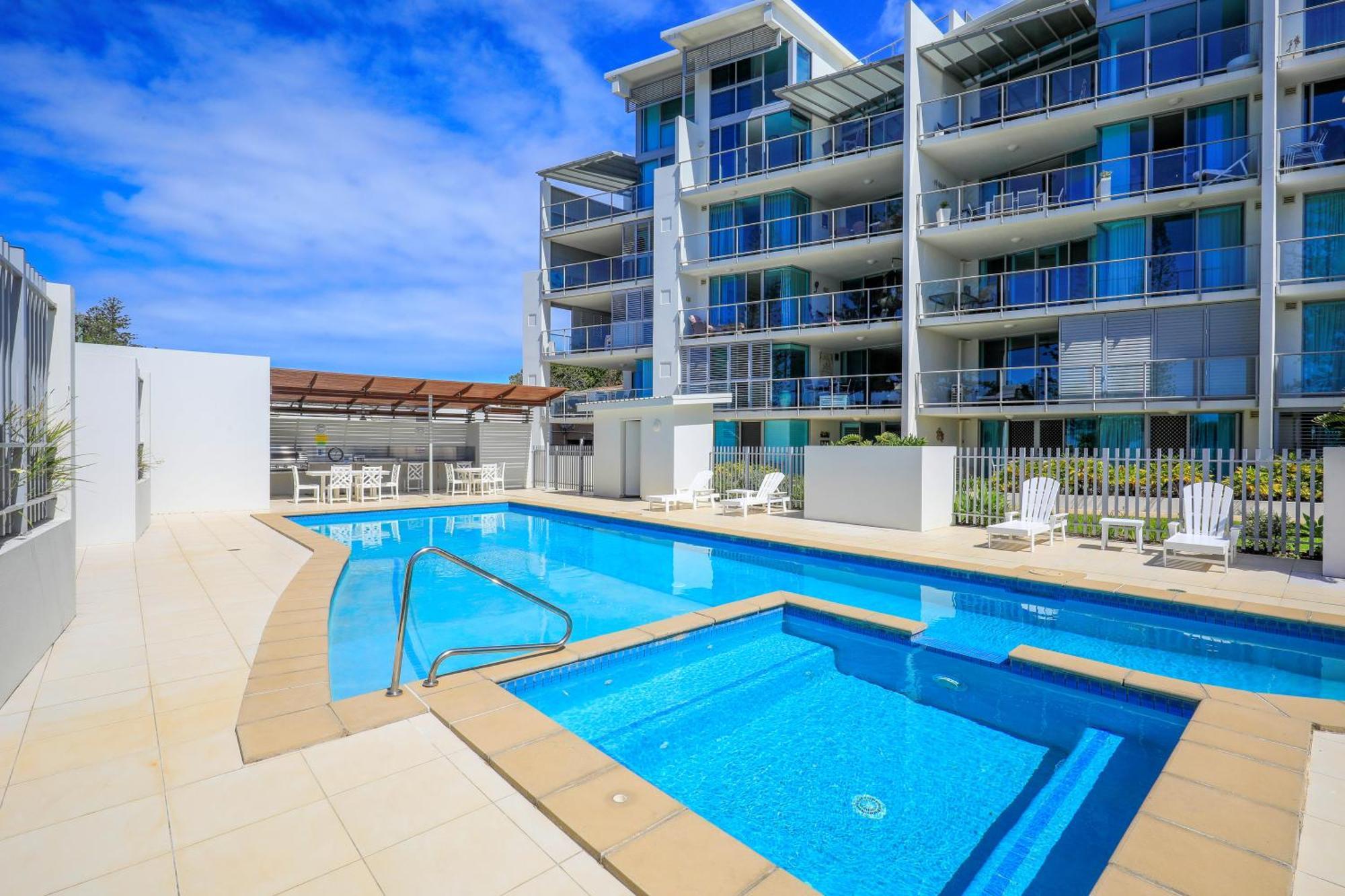 Dwell @ 25, Oceanfront Apartment *